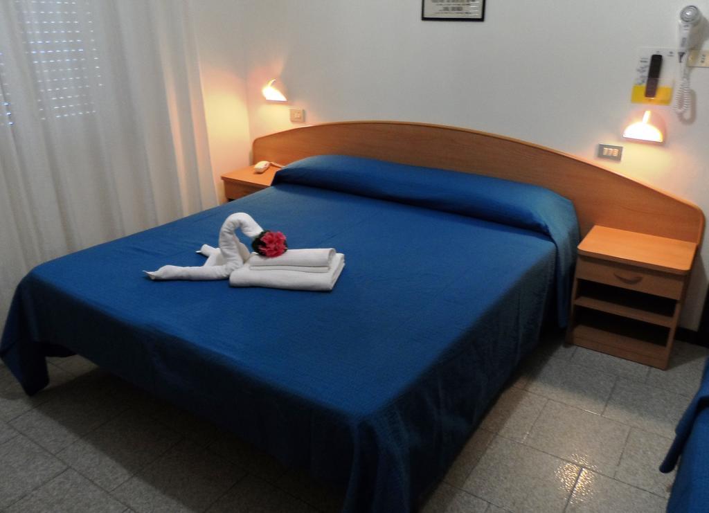 Hotel La Dolce Vita Rimini Bagian luar foto