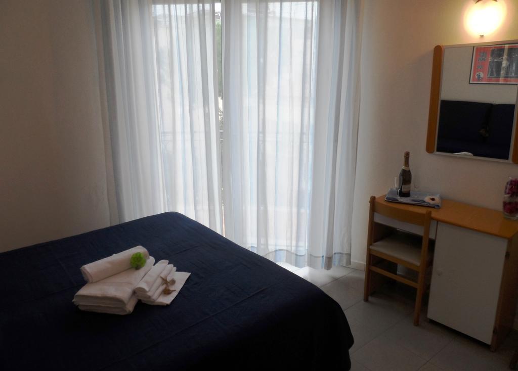 Hotel La Dolce Vita Rimini Bagian luar foto