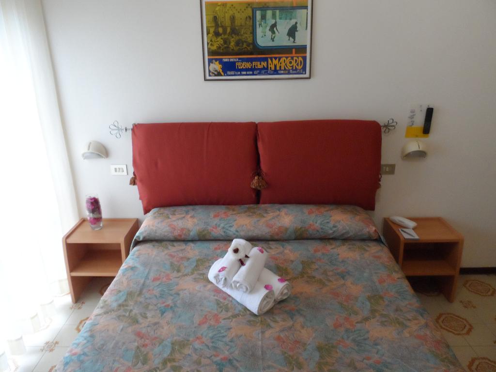 Hotel La Dolce Vita Rimini Bagian luar foto