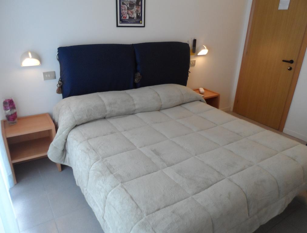 Hotel La Dolce Vita Rimini Bagian luar foto
