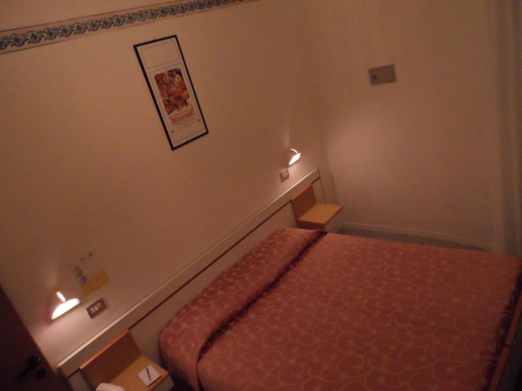 Hotel La Dolce Vita Rimini Bagian luar foto