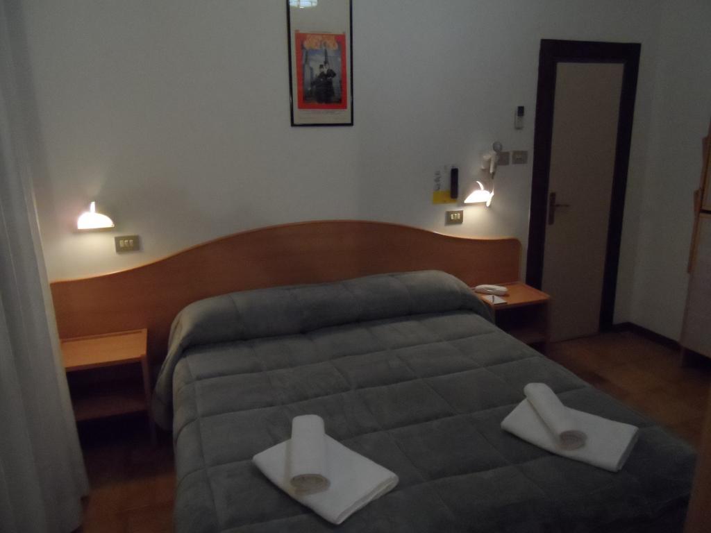 Hotel La Dolce Vita Rimini Bagian luar foto